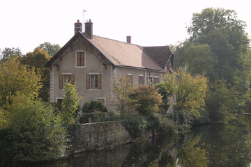 Façades immeuble ancien soleil couchant