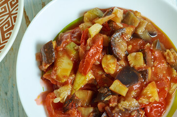 Melanzane con salsa di pomodoro