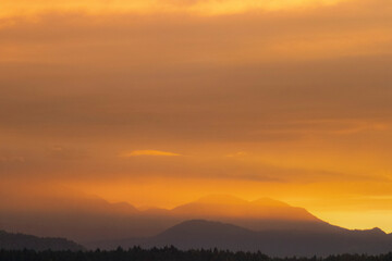 Obraz premium sunrise over the mountains