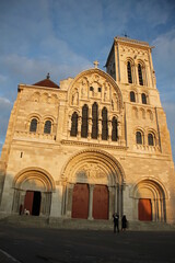 Fototapeta na wymiar Façade de la Basilique Sainte-Marie-Madeleine de Vézelay