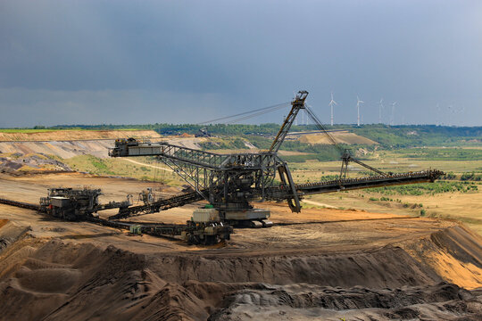 Bagger im Braunkohle Abbau Revier Garzweiler 2 Deutschland Nordrhein Westfalen NRW Europe