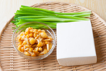 なめこのみそ汁の具材