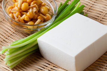 なめこのみそ汁の具材