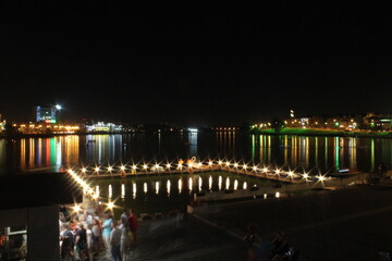 Fototapeta na wymiar view of the lake 