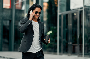 Fototapeta premium Asian man in the city