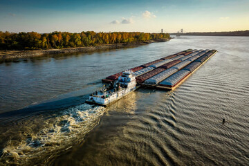 Mississippi River at Cape Girardeau Missouri. Fall 2020. tugboat barge - obrazy, fototapety, plakaty