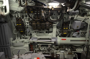sous-marin salle des machines moteur