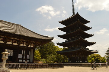 Obraz premium Exploring the beautiful temples and pagodas around Kyoto and Nara on Honshu Island, Japan