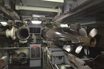 Sous-marin salle des torpilles