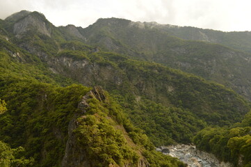 Fototapeta na wymiar Hiking in the stunning gorge of the Taroko National Park in Taiwan