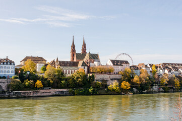Basel, Münster, Pfalz, Rhein, Fähre, Altstadt, Grossbasel, Kirche, Basler Münster, Altstadthäuser, Herbst, Herbstmesse, Riesenrad, Basel-Stadt, Schweiz