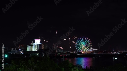 名古屋港の花火大会 日本の花火大会と夜景 Wall Mural Lastpresent