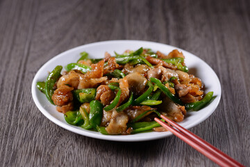 ピーマンと豚バラ肉の炒め物