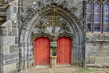 Fototapeta na wymiar Eglise Saint-Goulven, Goulven, Finistère, Bretagne, France 