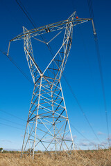 Torres metálicas de alta tensión eléctrica