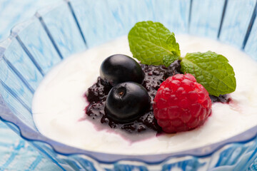 ミックスベリーヨーグルト