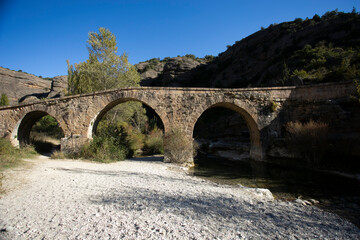 Fototapeta na wymiar Puente de Fuendebaños, Alquézar.