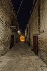 Fototapeta na wymiar Characteristic alley of the old town in Southern Italy