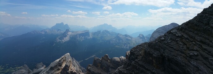 Italia Dolomity Góry Montagnes Clouds Chmury © Dariusz