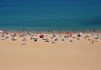 Fototapeta na wymiar Main beach of Albufeira, Algarve - Portugal