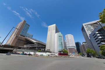 大阪駅前の都市風景