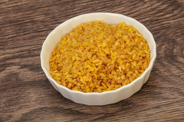 Vegetarian cuisine - dry bulgur for cooking