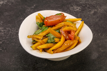 Salad with mango and chicken