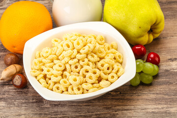 Breakfast with corn rings and milk