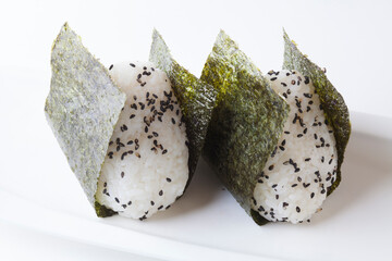 ゴマ塩おにぎり