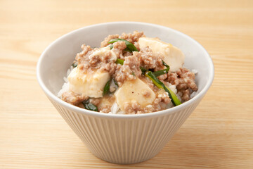 豆腐とひき肉のそぼろあんかけ丼