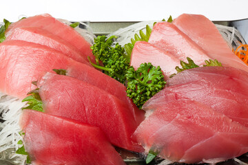 本マグロと中トロの刺身