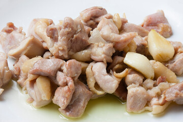 鳥肉とにんにくの炒め物