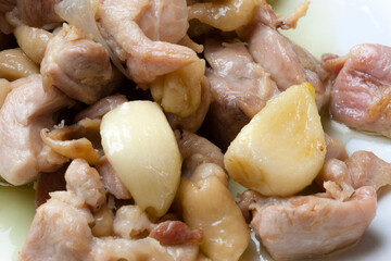 鳥肉とにんにくの炒め物