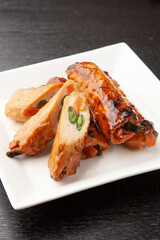 インゲンと人参の鶏つくね包み焼き