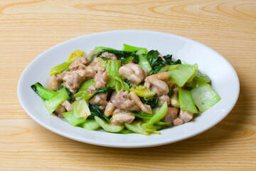 鳥肉とチンゲン菜の炒め物