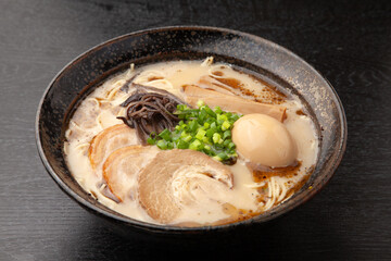 熊本風とんこつラーメン