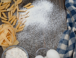 macaroni, focused, focus, blur, pasta, spaghetti, bucatini, pappardelle, penne, eggs, egg, restaurant, yellow, healthy, carbonara, cooking, cuisine, noodles, pasta, product, food, lunch, cuisine, past