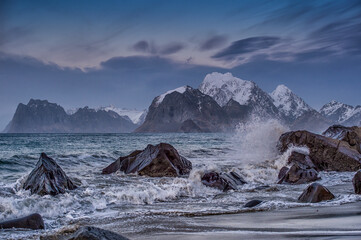 Plakat Due to the warm Gulf Stream, Lofoten has a much milder climate than other parts of the world at the same latitude. 