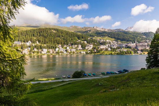 Switzerland, Canton of Grisons, Saint Moritz, Lake Saint Moritz and resort town in Engadine valley