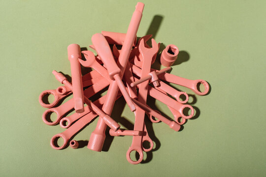 Heap of artificial repair tools