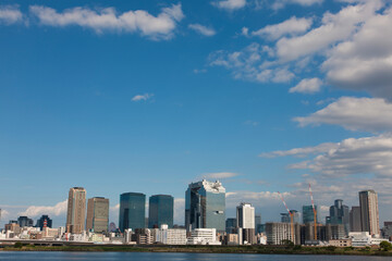 淀川河川敷より大阪のビル群