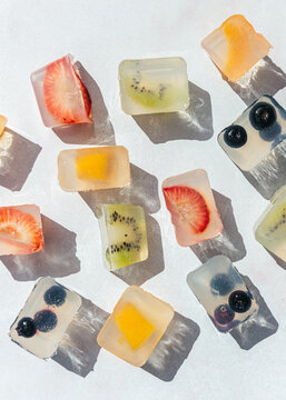 Japanese fruit jellies with fresh fruit