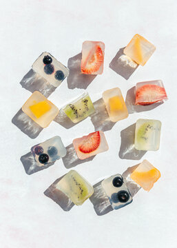 Japanese fruit jellies with fresh fruit