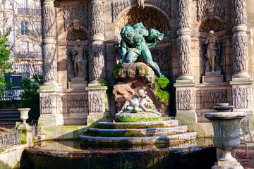 Fototapeta na wymiar Paris Marie De Medicis Fountain