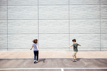 Kids learning about social distance