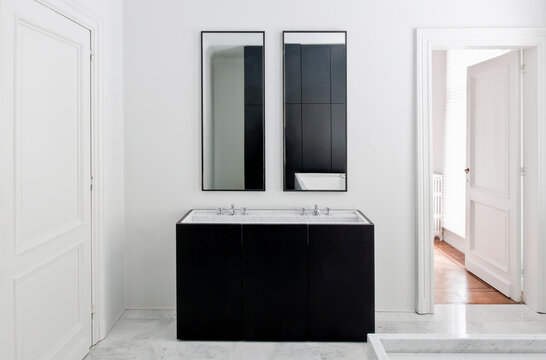 minimalist bathroom