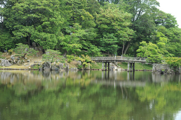 Fototapeta premium 玄宮園の魚躍沼