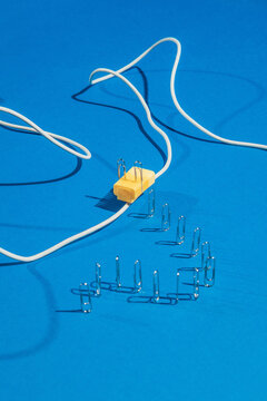 Office Supplies / DIY ""cable"" rollercoaster""for staples -Abstract Set Ups.