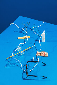 Office Supplies / DIY ""cable"" rollercoaster""for staples -Abstract Set Ups.