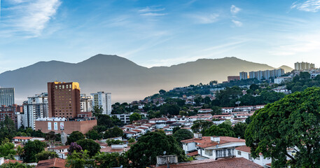Obraz premium Panoramic view of Caracas at morning from east side of the city